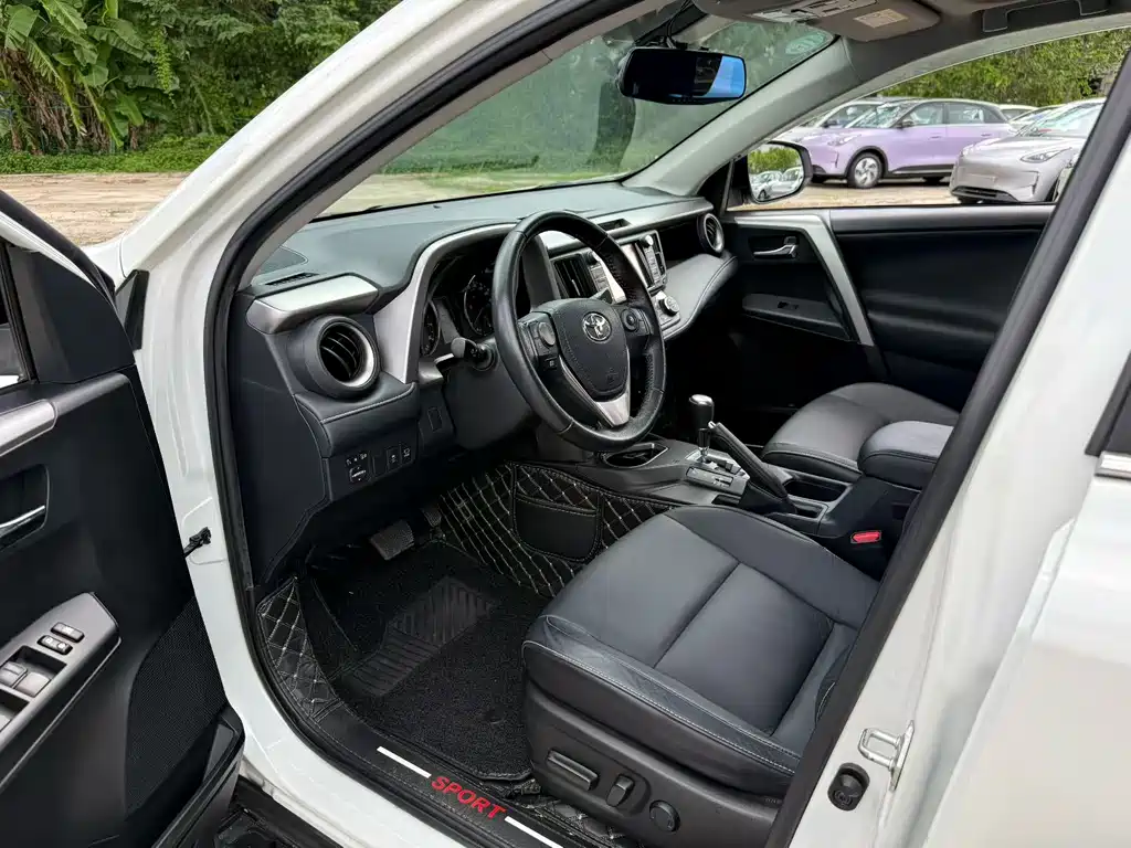 Toyota RAV4 2017