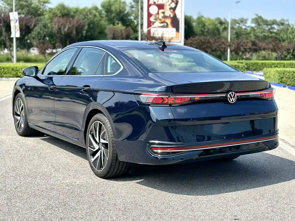 Volkswagen Magotan 2024