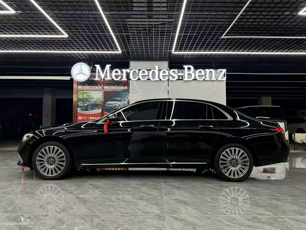 Mercedes-Benz E-Class 2022