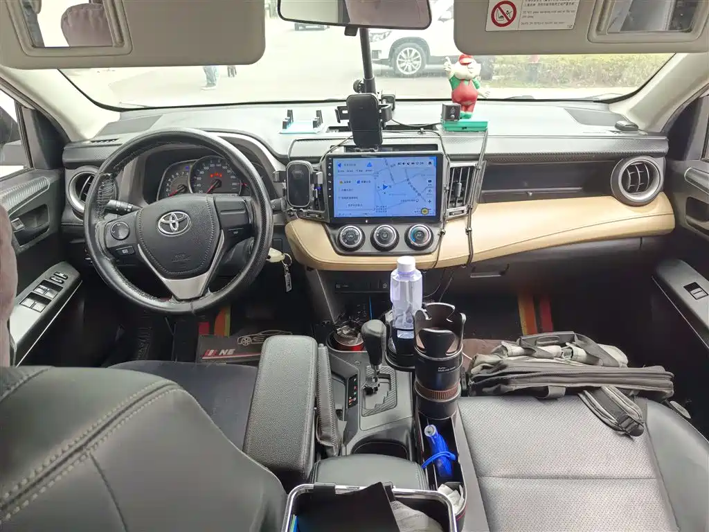 Toyota RAV4 2018 — фото 10