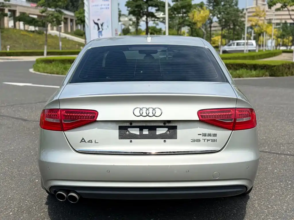 Audi A4L 2016
