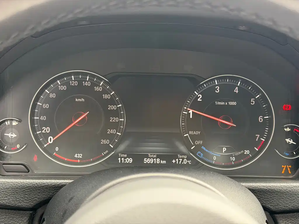BMW 3 Series 2018 — фото 13