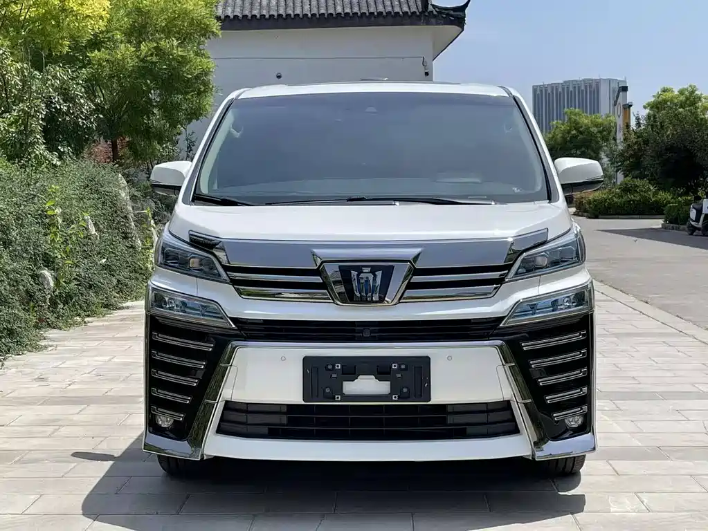 Toyota Vellfire 2022 — фото 2