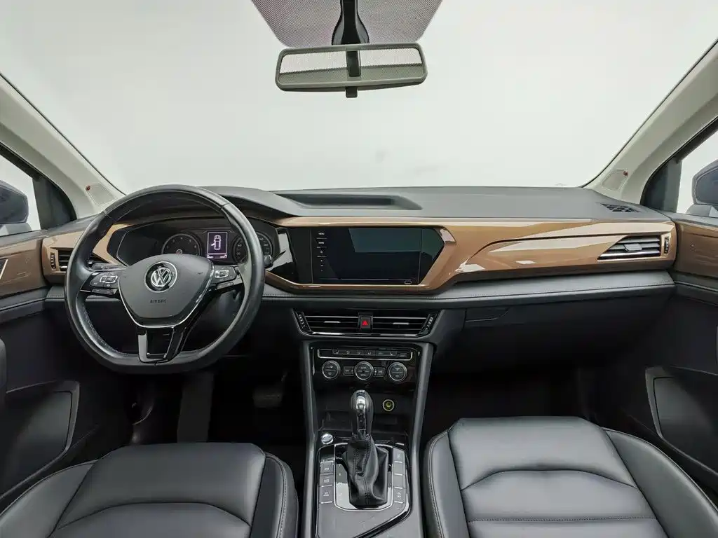 Volkswagen Tharu 2020