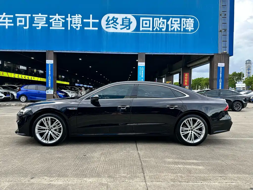 Audi A7L 2024 — фото 17