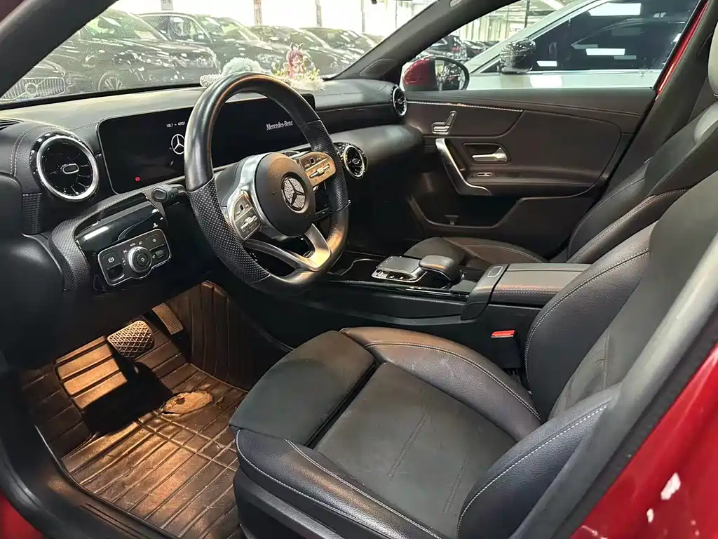 Mercedes-Benz A-Class 2019 — фото 10