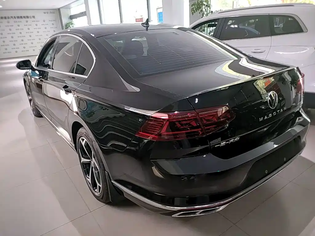 Volkswagen Magotan 2025
