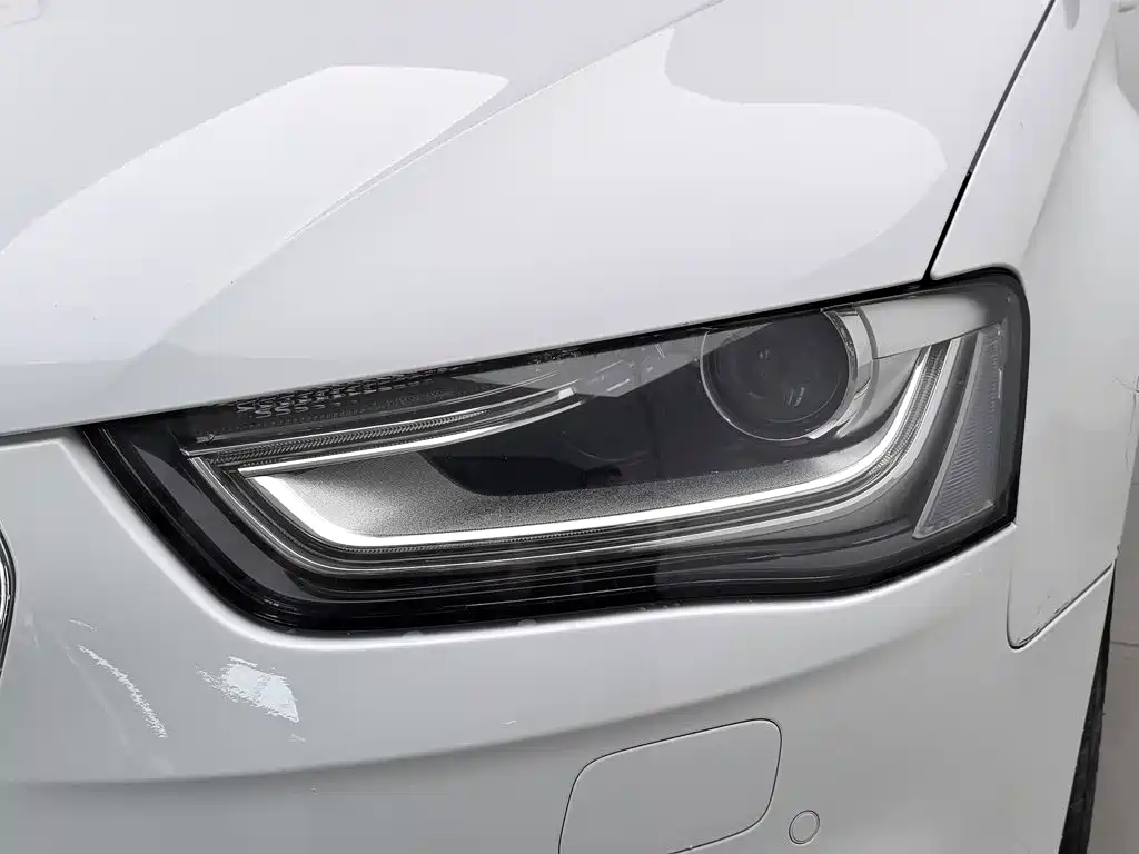 Audi A4L 2015