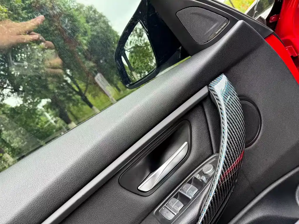 BMW 3 Series 2017 — фото 11