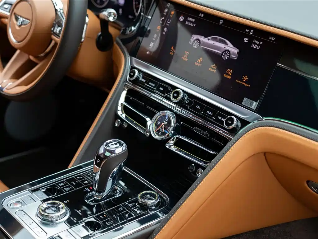 Bentley Flying Spur 2022 — фото 21