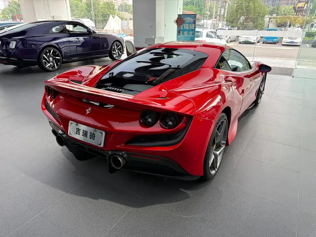 Ferrari F8 2022 — фото 6