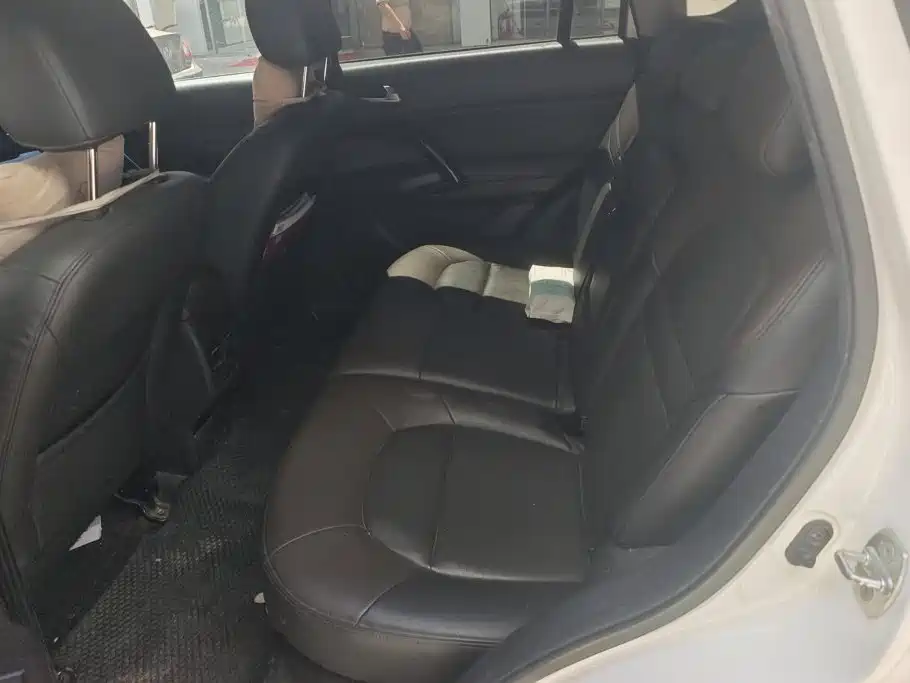 GAC Trumpchi GS4 2017 — фото 11