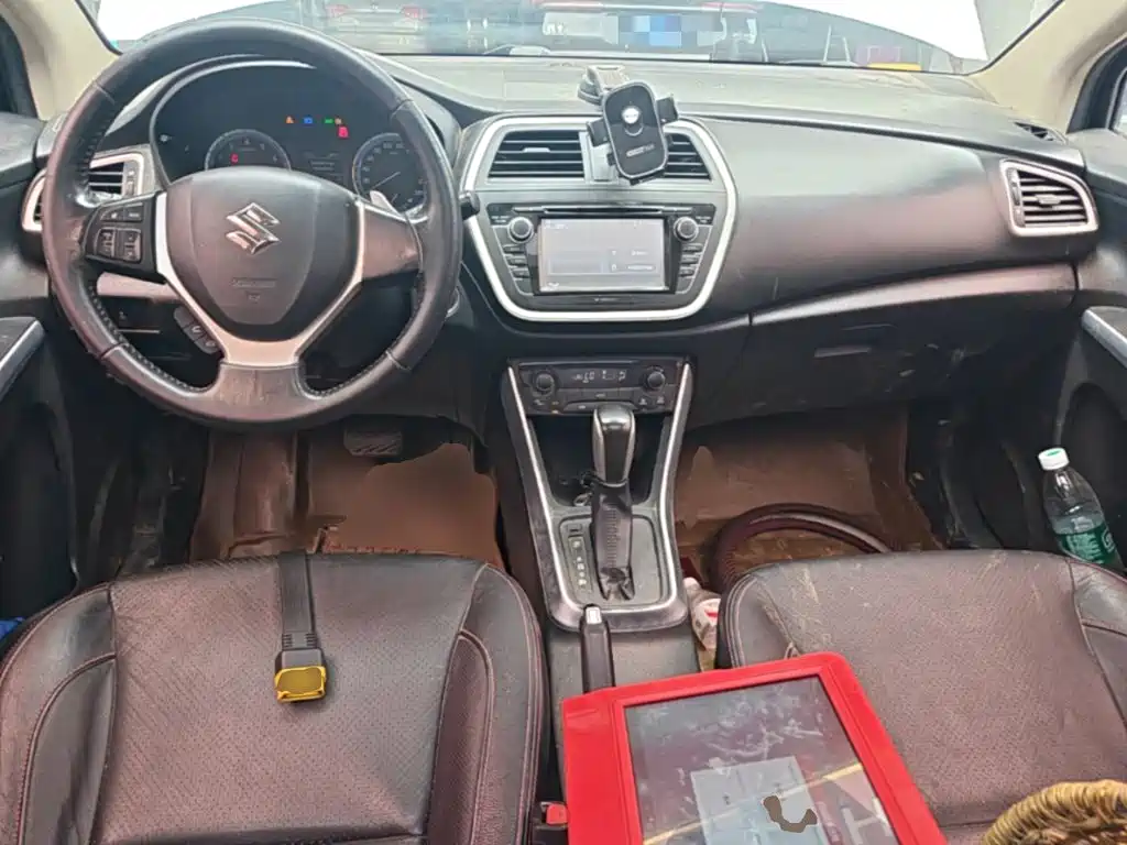 Suzuki S-Cross 2015 — фото 10