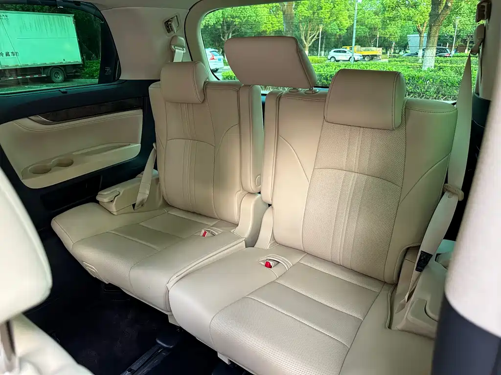 Toyota Alphard 2021 — фото 9