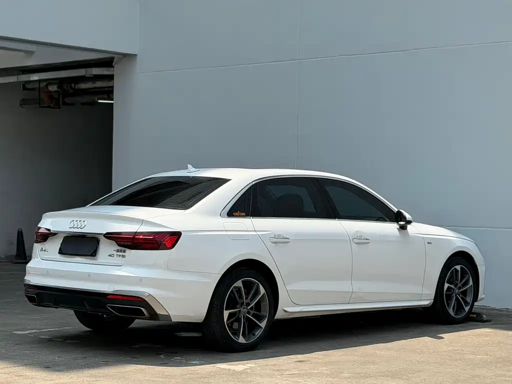 Audi A4L 2021 — фото 10