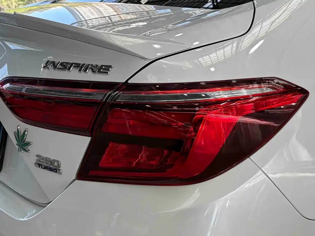 Honda Inspire 2019 — фото 26