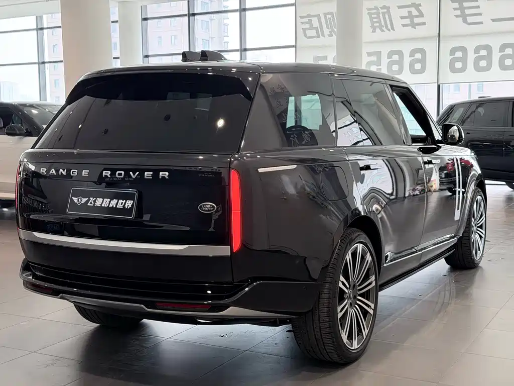 Land Rover Range Rover 2024 — фото 20