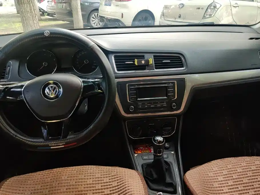 Volkswagen Lavida 2015 — фото 12