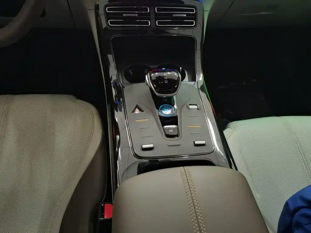 BYD Qin PLUS 2023 — фото 10