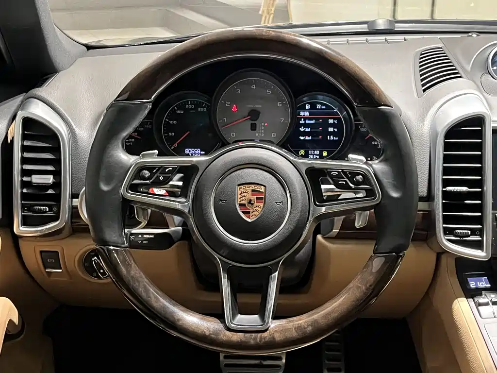 Porsche Cayenne 2017 — фото 13