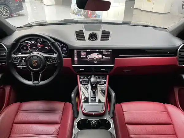 Porsche Cayenne 2022
