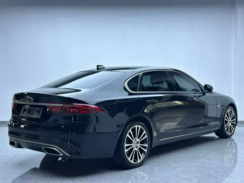 Jaguar XFL 2024 — фото 7