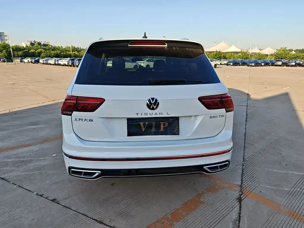 Volkswagen Tiguan L 2023 — фото 5