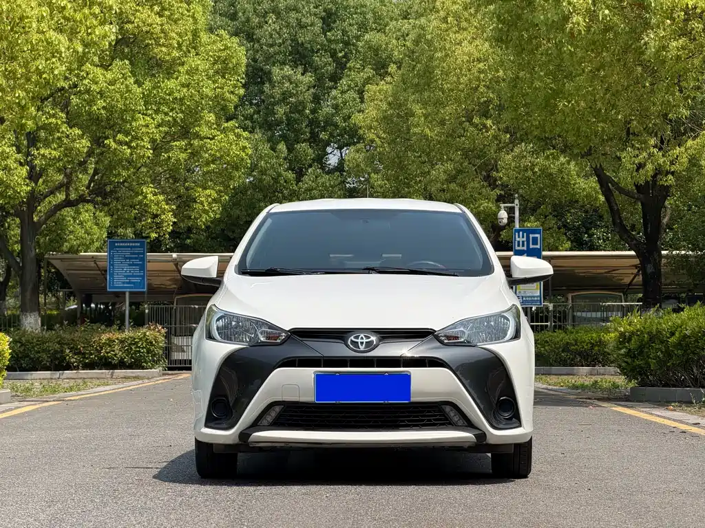 Toyota Yaris L 2021 — фото 2