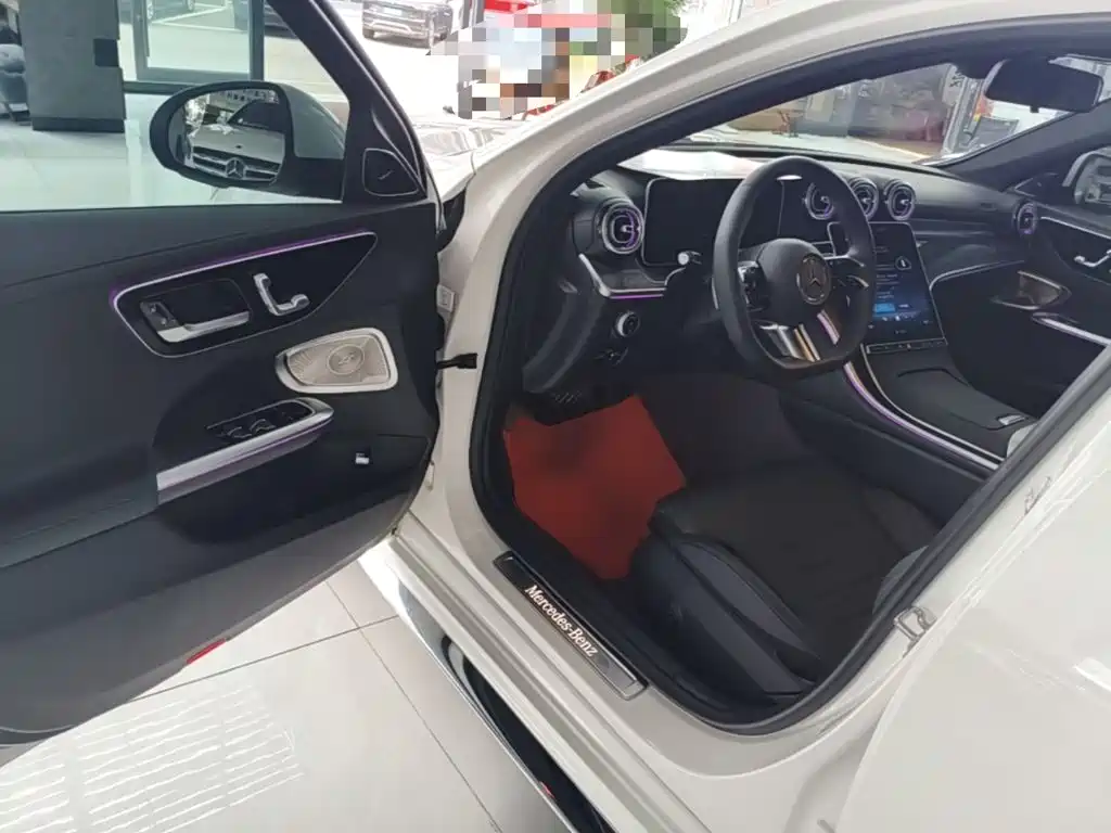 Mercedes-Benz C-Class 2025 — фото 16