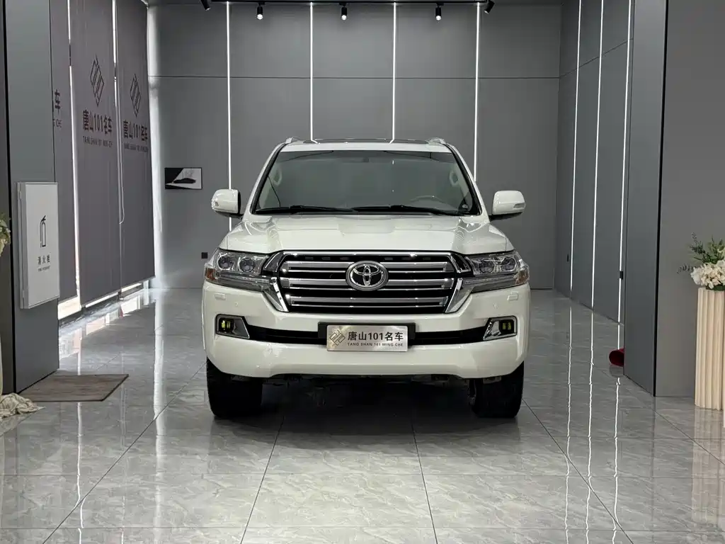 Toyota Land Cruiser 2019 — фото 2