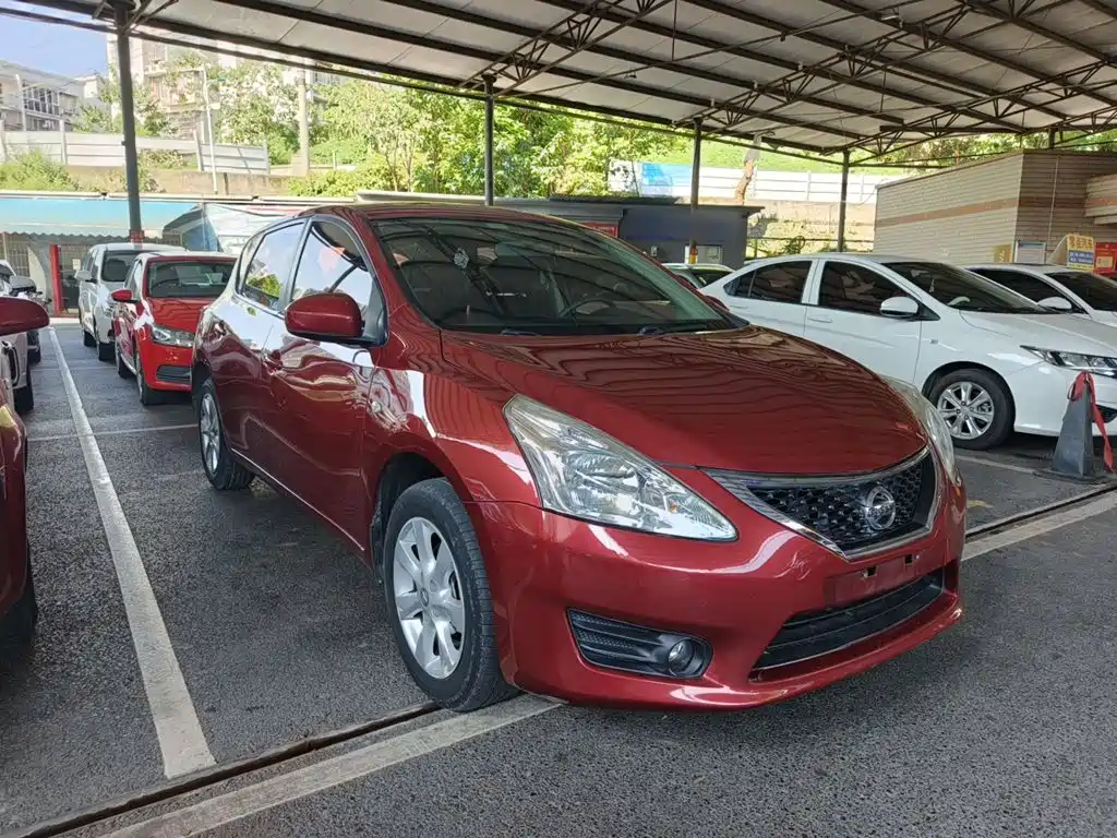 Nissan Tiida 2015