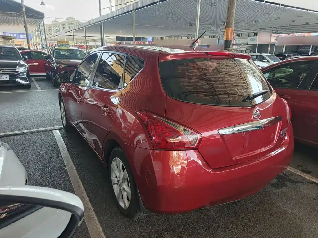 Nissan Tiida 2015