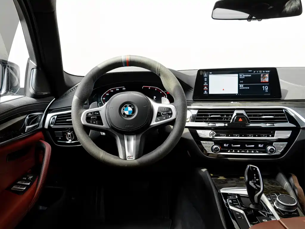 BMW 5 Series 2020 — фото 14