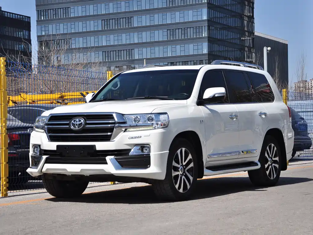 Toyota Land Cruiser 2019 — фото 1