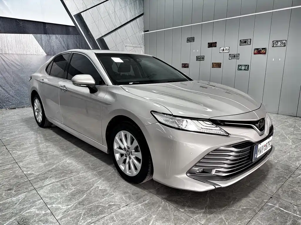 Toyota Camry 2019 — фото 3