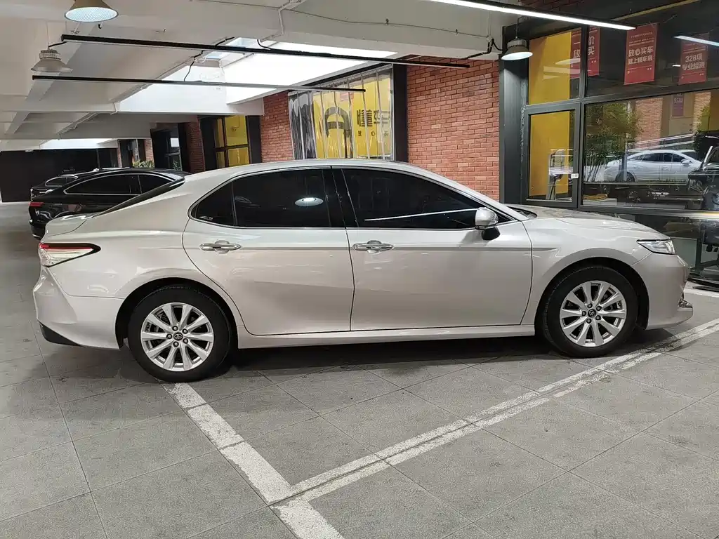 Toyota Camry 2021
