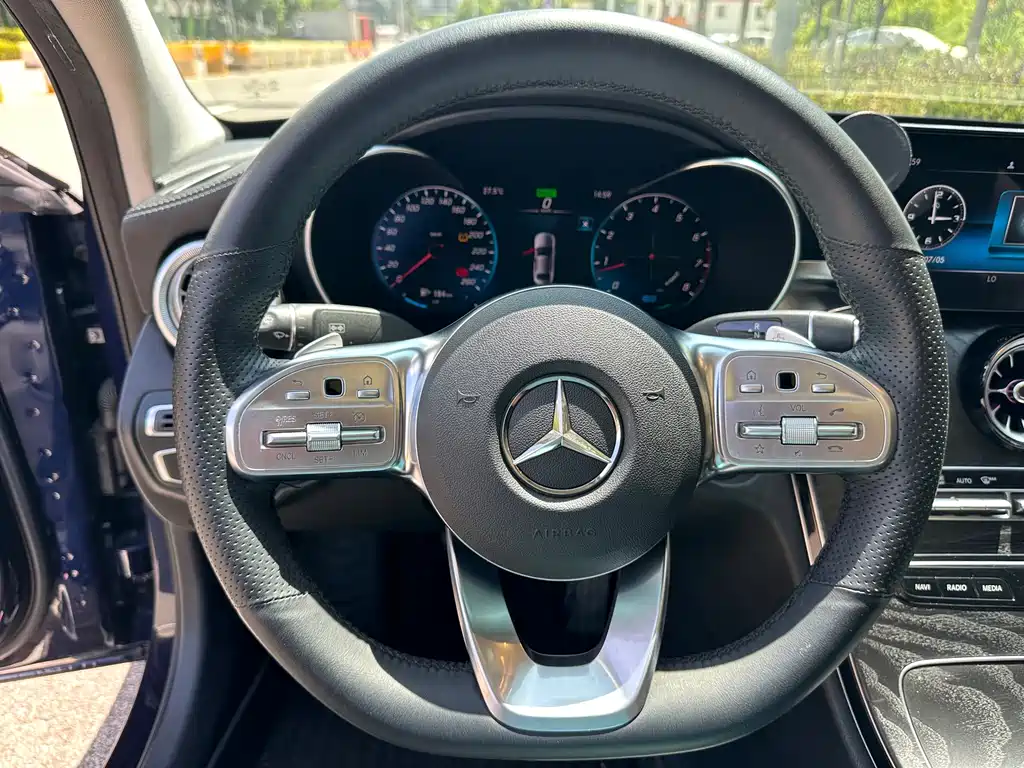 Mercedes-Benz C-Class 2019 — фото 16