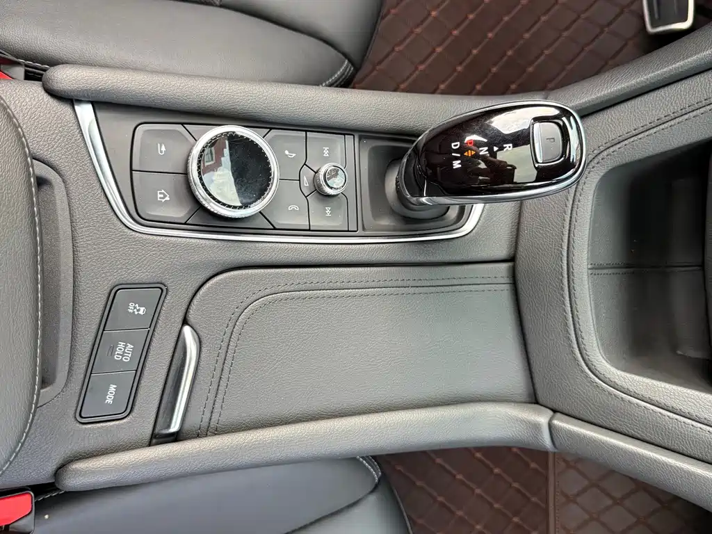 Cadillac XT5 2022 — фото 12