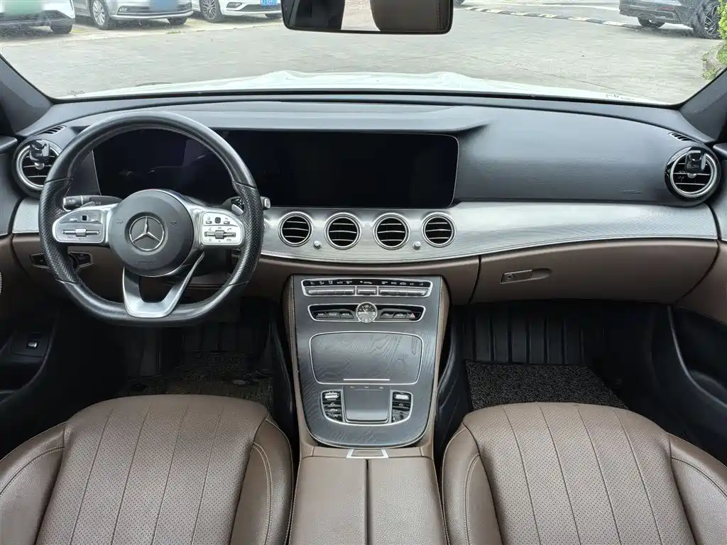 Mercedes-Benz E-Class 2020 — фото 13