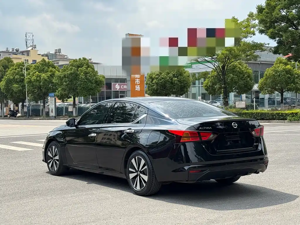 Nissan Teana 2022