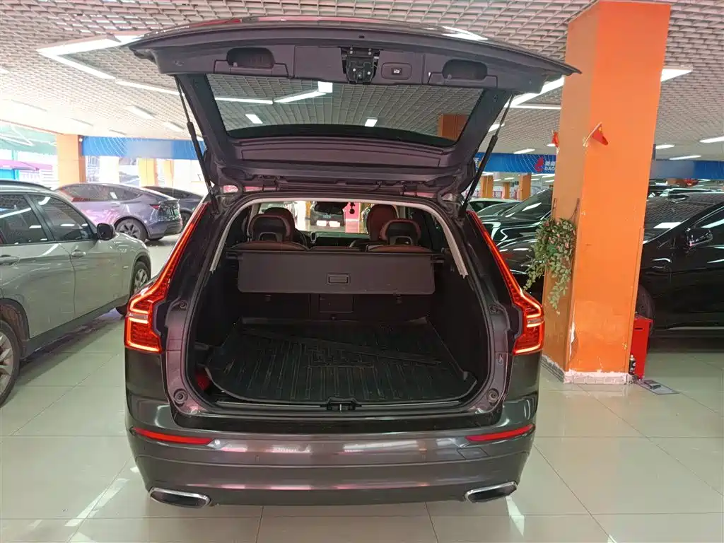 Volvo XC60 2019 — фото 15