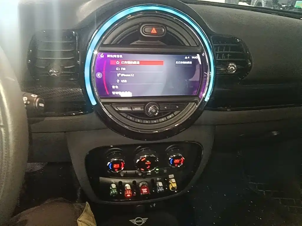 MINI Clubman 2020 — фото 13