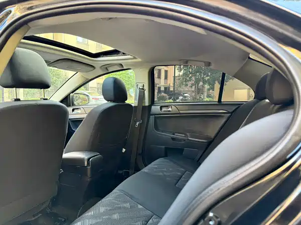 Mitsubishi Lancer EX 2014