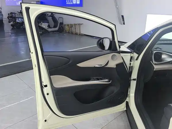 BYD Dolphin 2023