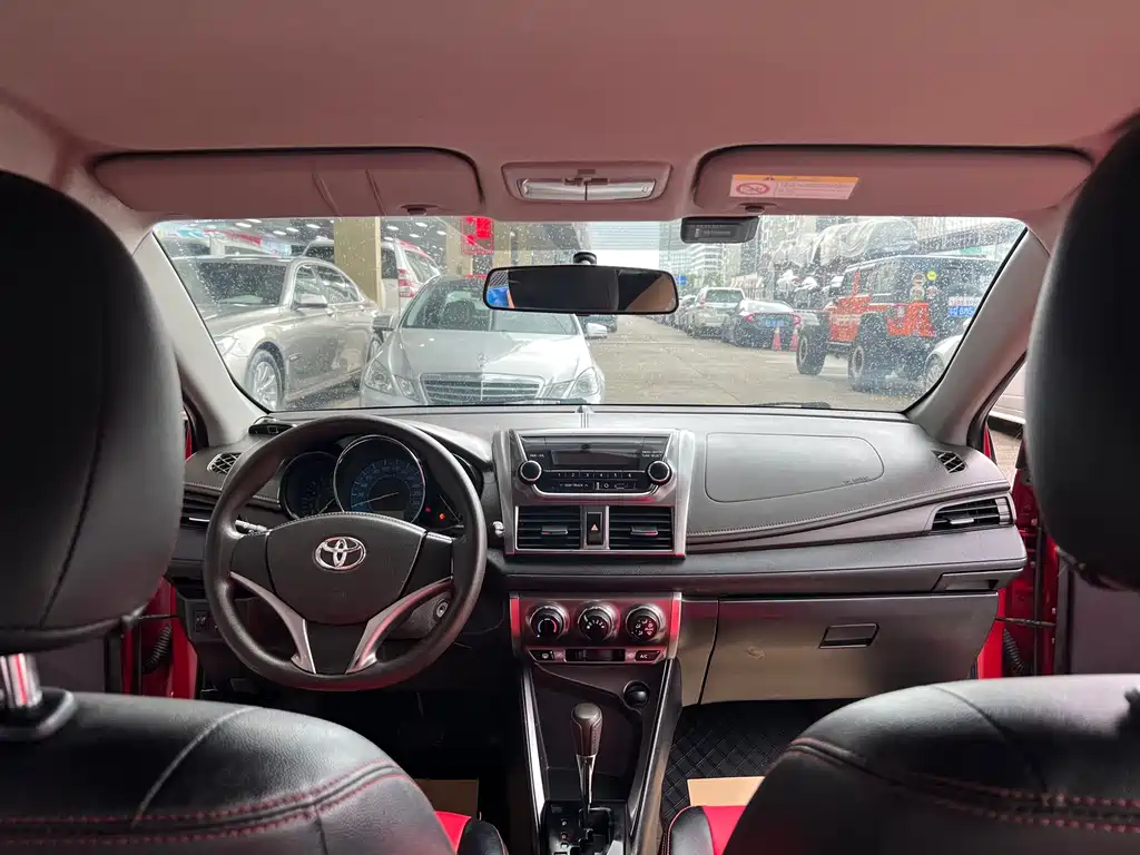 Toyota Yaris L 2016 — фото 12