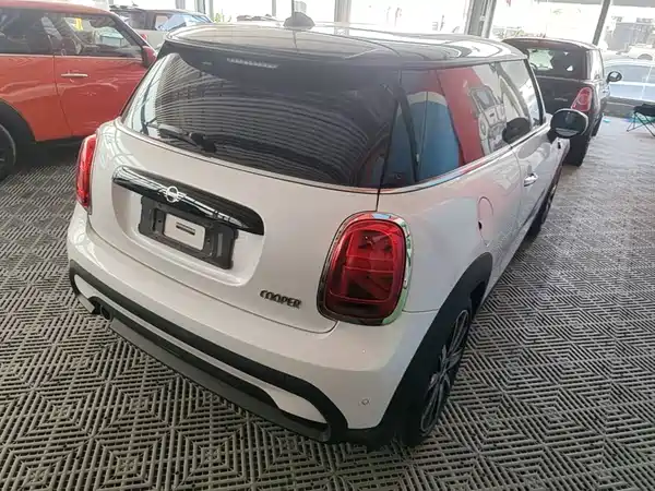 MINI MINI 2023