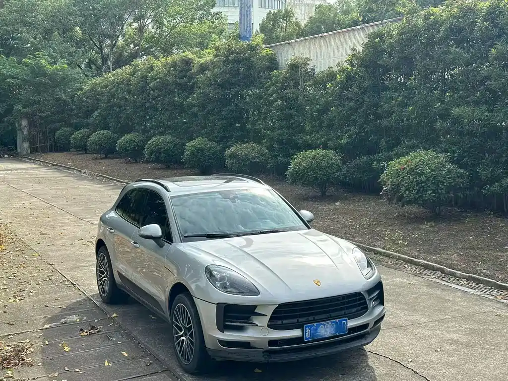 Porsche Macan 2021
