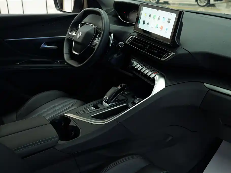 Peugeot 5008 2023 — фото 20