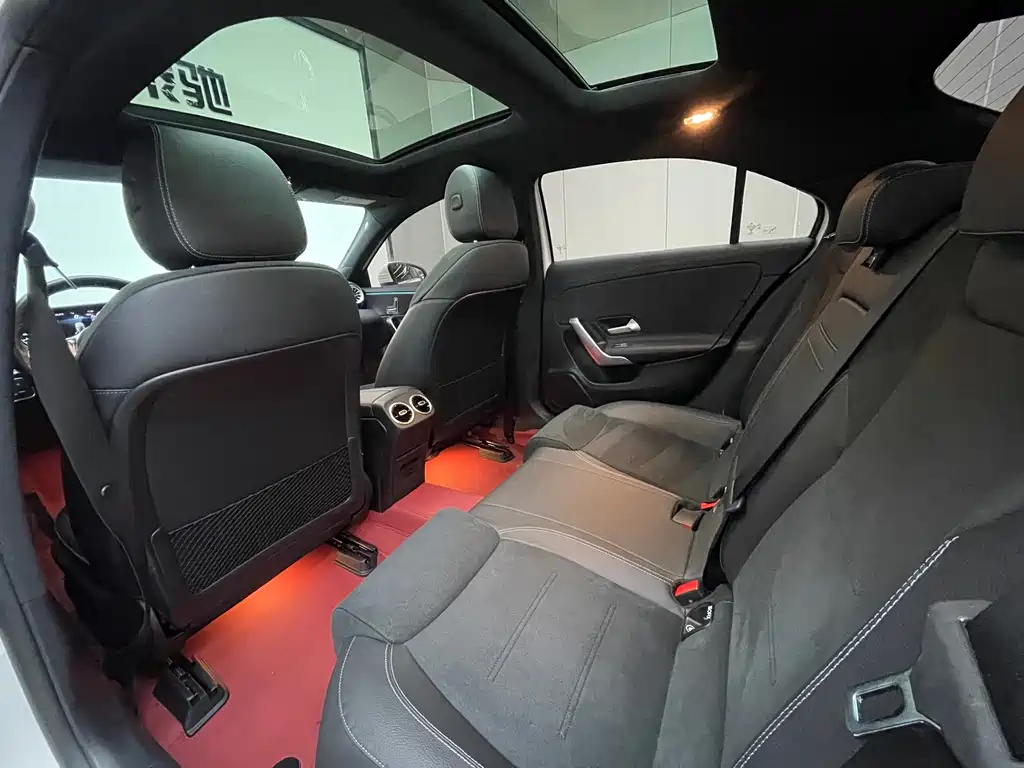 Mercedes-Benz A-Class 2023 — фото 6
