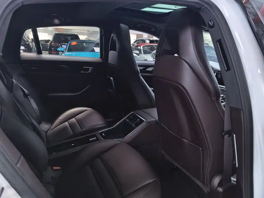 Porsche Panamera 2017 — фото 13